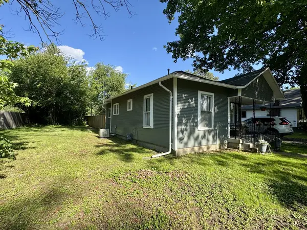 1008 S Commercial ST, Benton, IL 62812