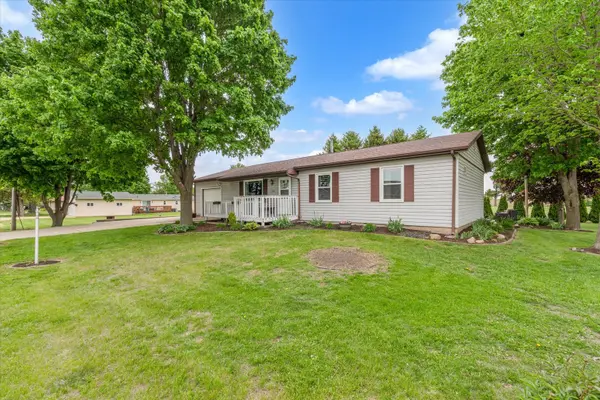 107 4th ST, Calamus, IA 52729