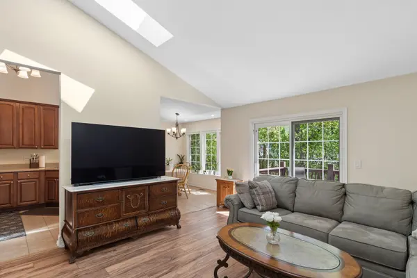 1213 W Lake DR, Cary, IL 60013