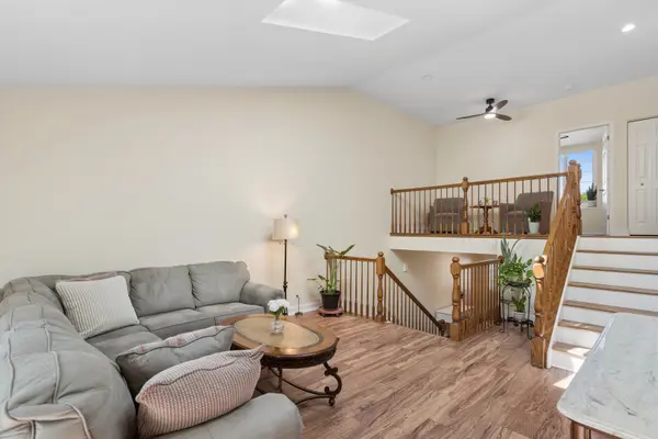 1213 W Lake DR, Cary, IL 60013