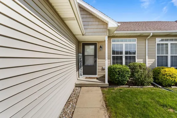 2022 Macon ST, Mahomet, IL 61853
