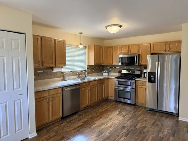 513 Pheasant Chase DR, Bolingbrook, IL 60490