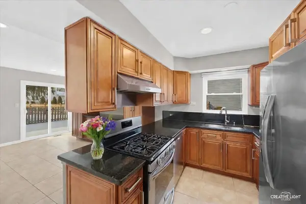 1102 Southbridge LN, Schaumburg, IL 60194
