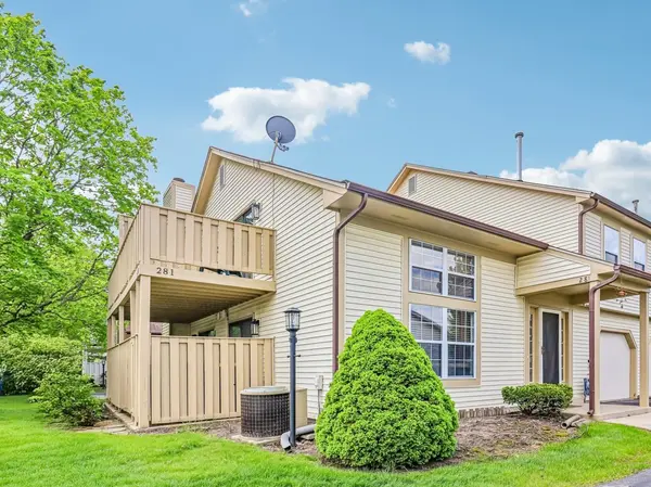 281 Whitewood DR, Streamwood, IL 60107