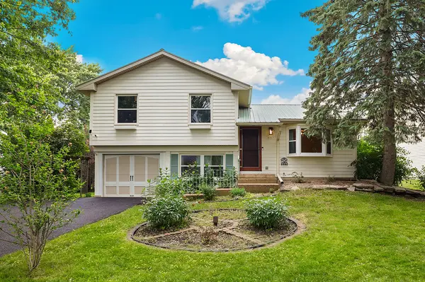 828 Tamms LN, Bolingbrook, IL 60440