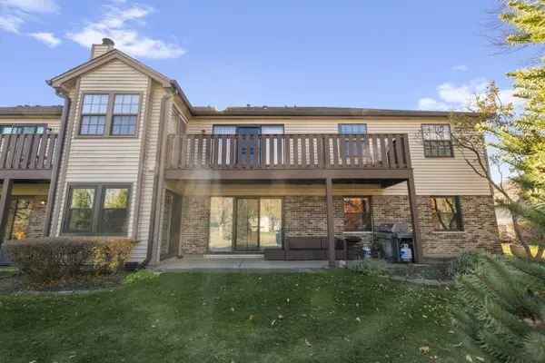 876 Stradford CIR #A1, Buffalo Grove, IL 60089