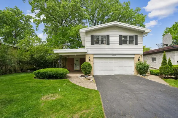9010 Pottawattami DR, Skokie, IL 60076