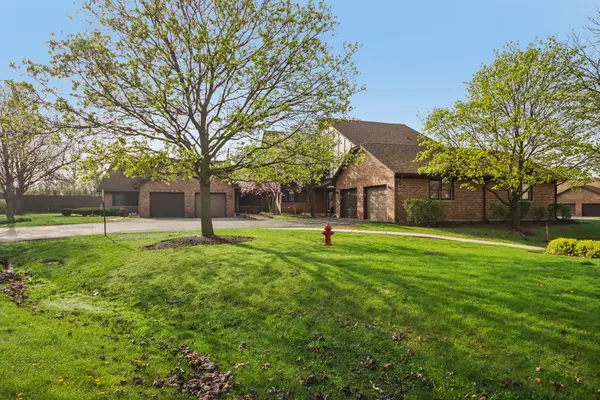 37 Terrace LN #F, Lake Zurich, IL 60047
