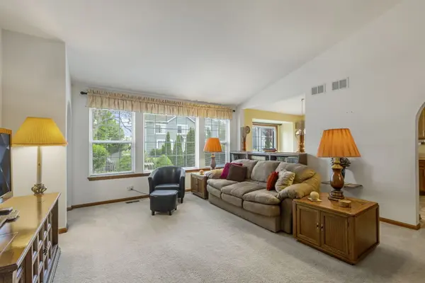 9231 Durham DR, Huntley, IL 60142