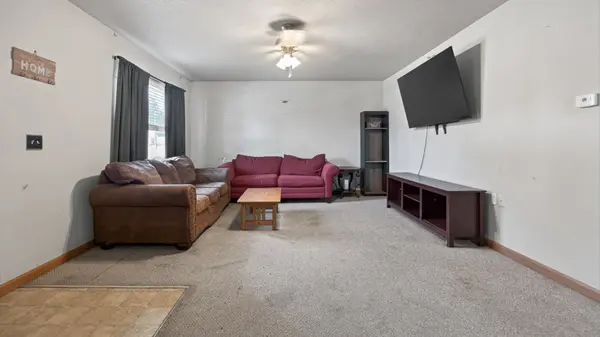 1205 W Grove ST, Bloomington, IL 61701