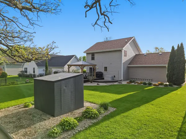 849 N Seven Hickory, Byron, IL 61010