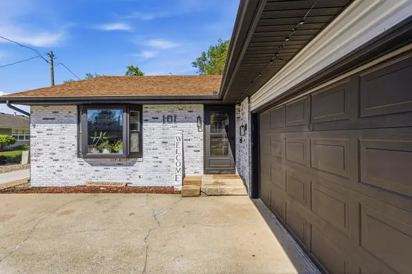 101 N Bergman DR, Thomasboro, IL 61878