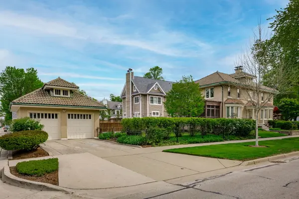 840 Augusta BLVD, Oak Park, IL 60302