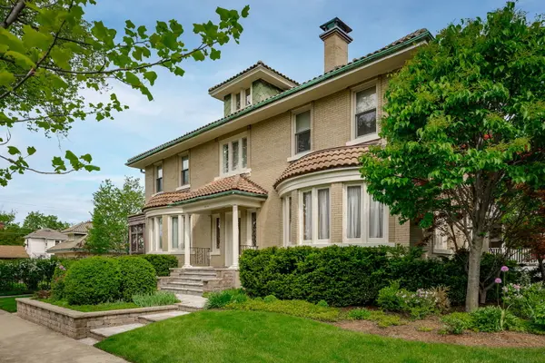 840 Augusta BLVD, Oak Park, IL 60302