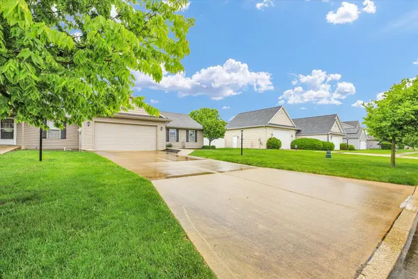 707 Chickory DR, Champaign, IL 61822