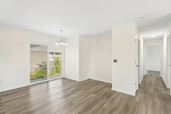 866 Clark LN, Des Plaines, IL 60016
