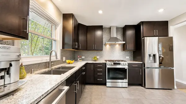 530 Princeton LN, Deerfield, IL 60015