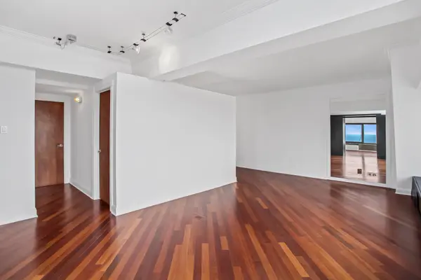 175 E Delaware PL #5002, Chicago, IL 60611