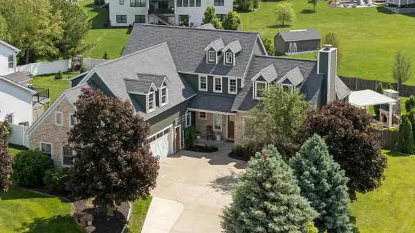 5529 Judge RD, Bettendorf, IA 52722