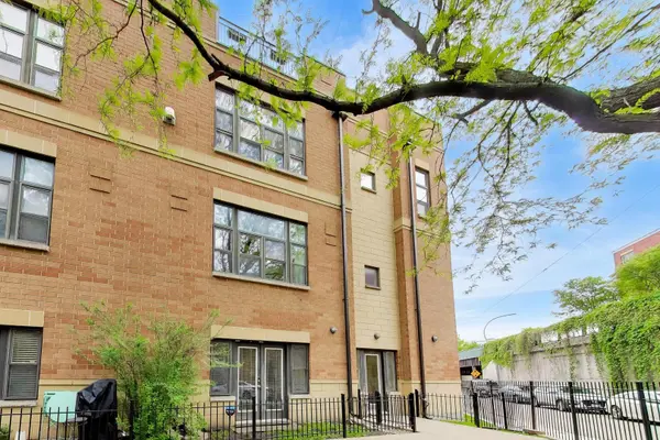2300 W Bloomingdale AVE #B, Chicago, IL 60647