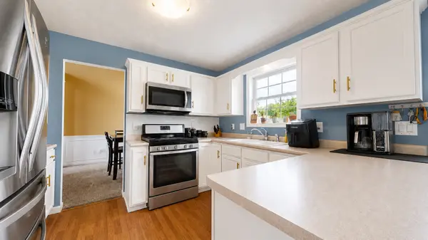 302 Orchard ST, Mahomet, IL 61853