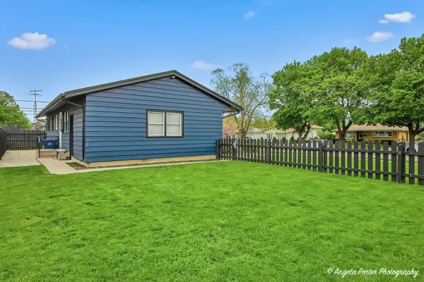1320 Glenwood AVE, Waukegan, IL 60085