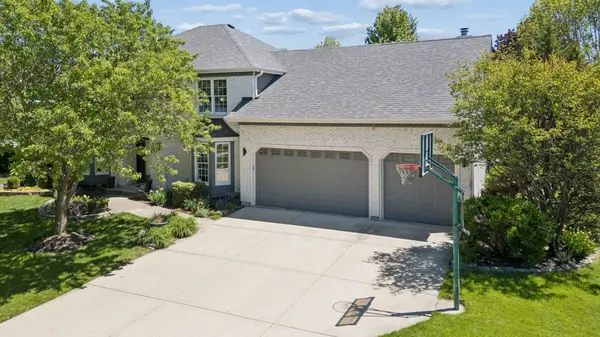 2624 Wendy DR, Naperville, IL 60565