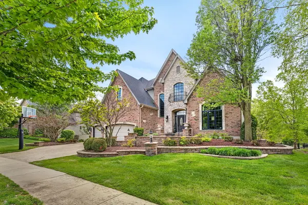 3711 Timber Creek LN, Naperville, IL 60565