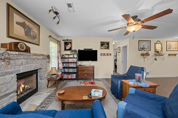315 E Lotte ST, Blue Grass, IA 52726