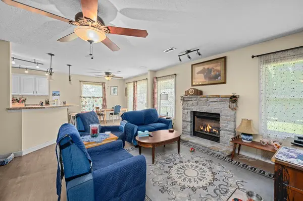 315 E Lotte ST, Blue Grass, IA 52726