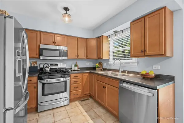 1150 Appleton LN, Geneva, IL 60134