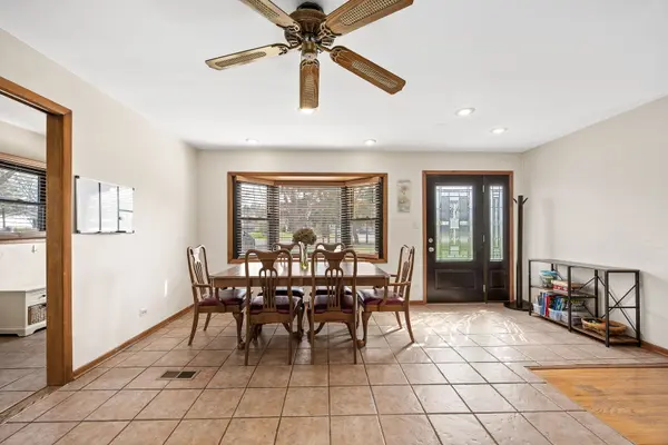 5960 Pershing AVE, Downers Grove, IL 60516