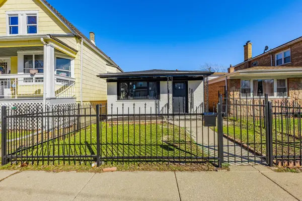 8051 S Escanaba AVE, Chicago, IL 60617