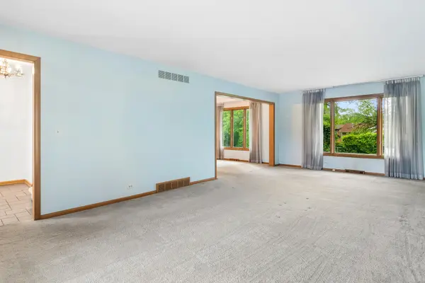217 S Arlington Heights RD, Elk Grove Village, IL 60007