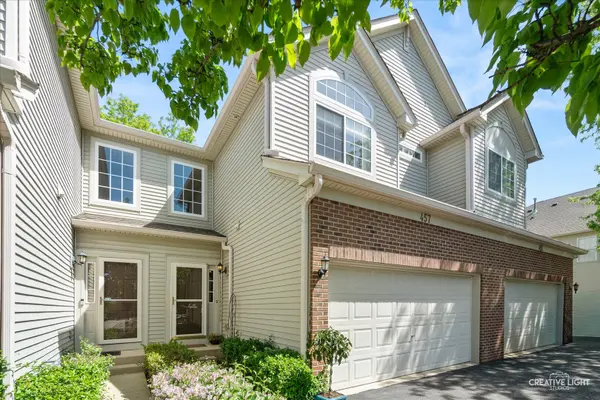 457 Jamestown CT, Aurora, IL 60502