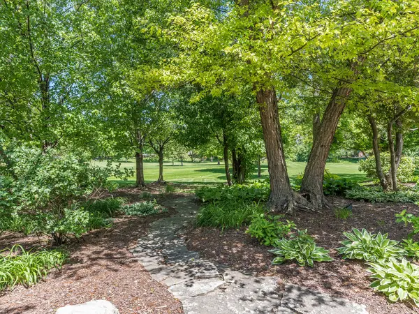 1611 Mistwood DR, Naperville, IL 60540
