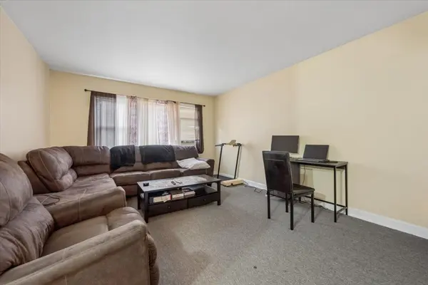 2626 W Balmoral AVE #201, Chicago, IL 60625