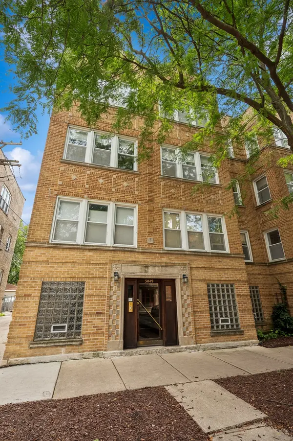 3049 W Sunnyside AVE #2, Chicago, IL 60625