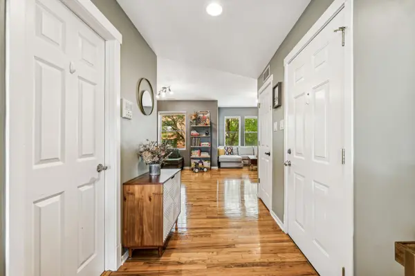 3049 W Sunnyside AVE #2, Chicago, IL 60625