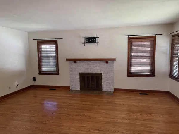 1938 LeClaire ST, Davenport, IA 52803