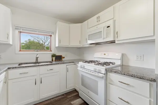3537 N Lewis AVE, Beach Park, IL 60087