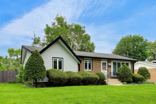 914 Coach RD, Homewood, IL 60430