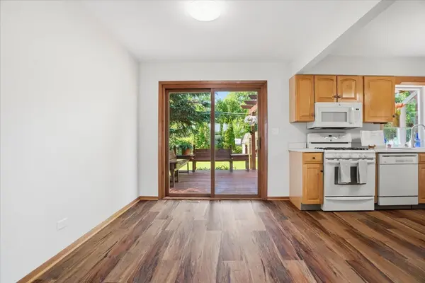 1707 Cherrywood LN, Lindenhurst, IL 60046