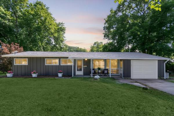 4 Woodcliff RD, Montgomery, IL 60538