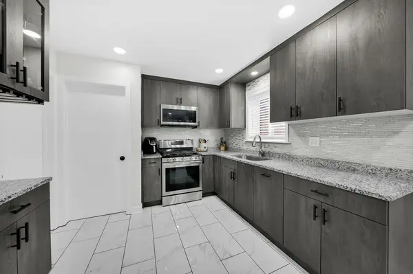 6449 S Kenneth AVE, Chicago, IL 60629