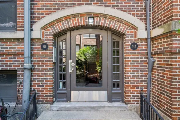 916 W Schubert AVE #3, Chicago, IL 60614