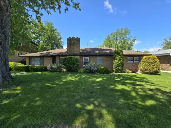 426 Maxwell ST, Beecher, IL 60401