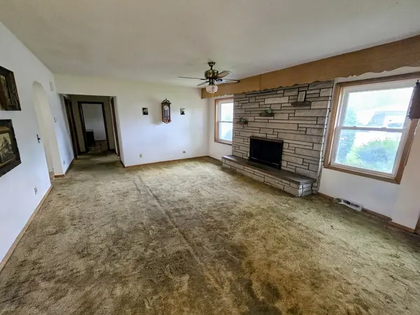 426 Maxwell ST, Beecher, IL 60401