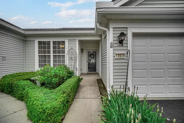 13528 Bonaire RD, Huntley, IL 60142