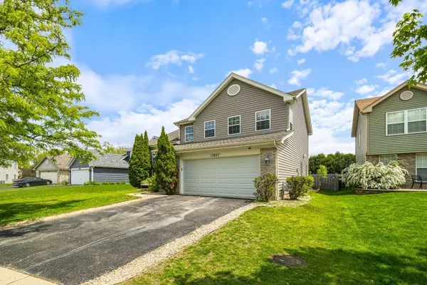 13827 S Petersburg DR, Plainfield, IL 60544